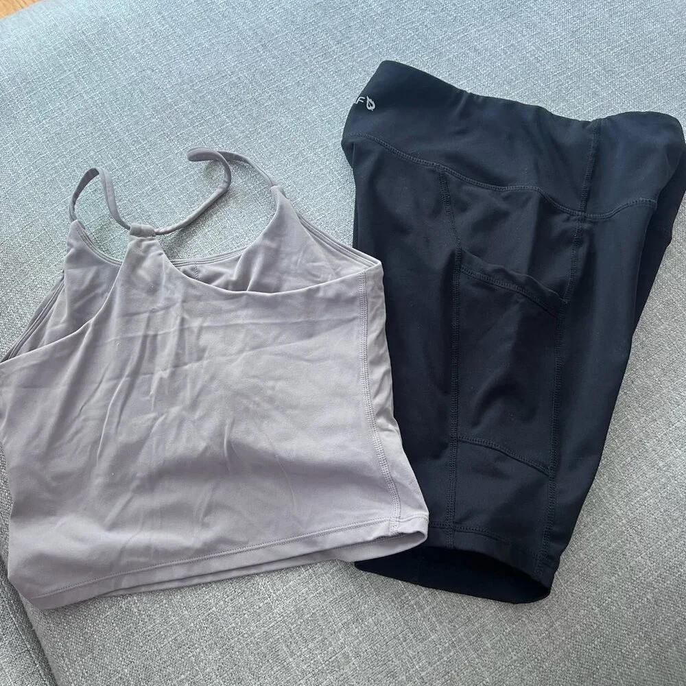 Amazon Workout Set - Picture 2 of 2